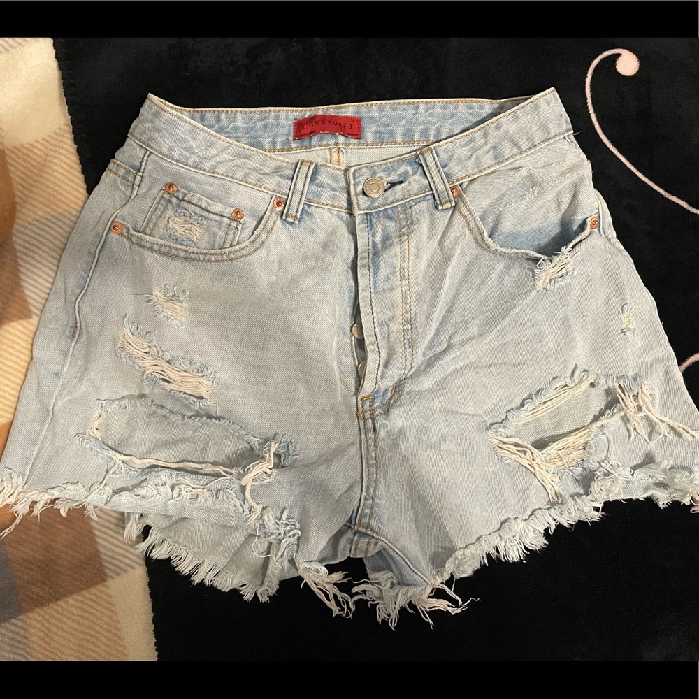 DENIM SHORTS